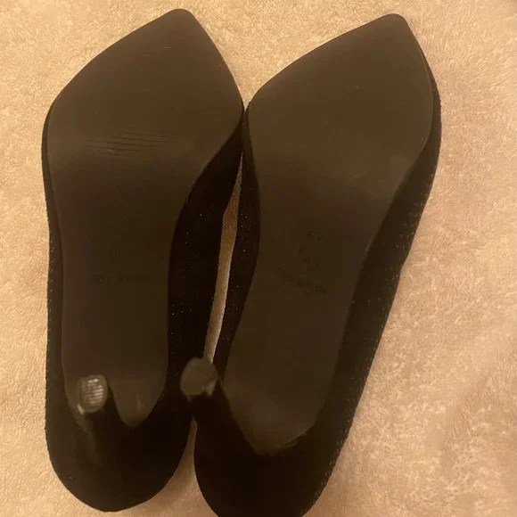 Sparkle Bundle Size 8 Studded Stiletto Pumps & Small Sequin Top NWT - Picture 3 of 9